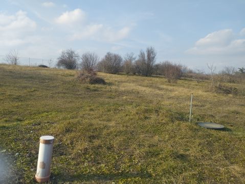 Eladó Telek 8000 Székesfehérvár Öreghegyen új parcellázás, újépítésű ingatlanok közelében