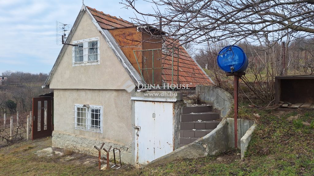 8100 Várpalota , Tési út közelében — 1/13