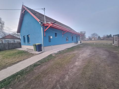 Eladó Ház 2200 Monor , Ceglédi út