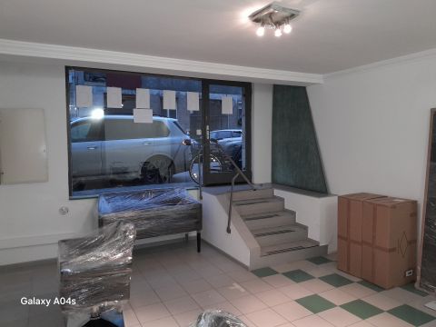 Kiadó Üzlethelyiség 1132 Budapest 13. kerület , Újlipótvárosban kiadó egy felújított 31 nm-es üzlethelyiség 