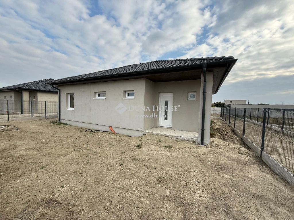 9200 Mosonmagyaróvár , Duna Lakópark — 1/9