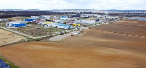 Eladó Telek 2100 Gödöllő , Összközműves ipari telkek