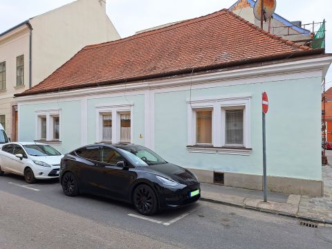 Eladó Ház 9022 Győr , BELVÁROSI FREKVENTÁLT INGATLAN FELÚJÍTÁSRA, ÁTÉPÍTÉSRE!