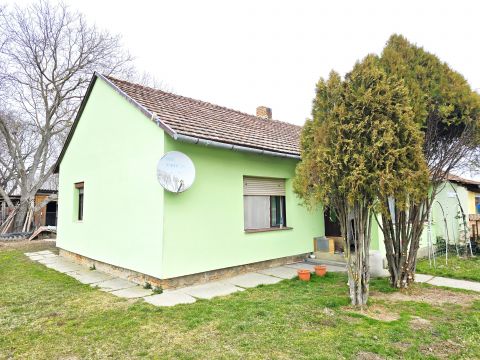 Eladó Ház 7716 Homorúd , Mohács szigeten 70 nm-es ikerház