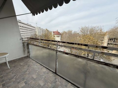 Eladó Lakás 6000 Kecskemét , FELÚJÍTOTT, 3. em., ERKÉLYES, 73 m2-es LAKÁS ELADÓ