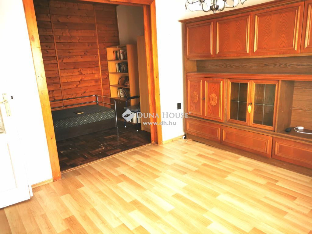 2500 Esztergom , Tesco közelében — 1/19