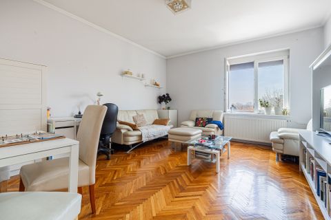 Eladó Lakás 1148 Budapest 14. kerület Örs vezér tere közelében FELÚJÍTOTT, 2 szobás, NAPFÉNYES 
