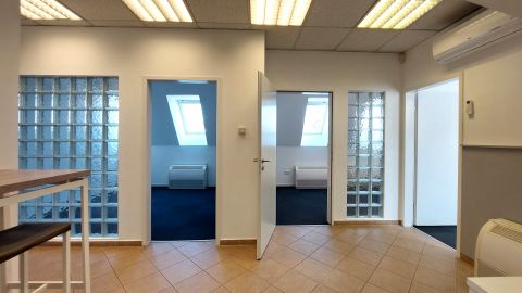 Kiadó Iroda 1036 Budapest 3. kerület , PRAKTIKUS IRODA AZ ÓBUDAI PROMENÁDON