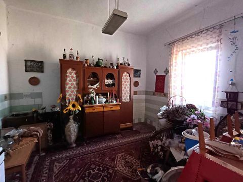 Eladó Ház 2884 Bakonyszombathely 