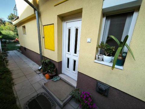 Eladó Ház 1238 Budapest 23. kerület , 1238 Budapest 23, Családi házas