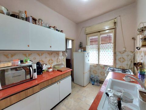 Eladó Ház 8124 Káloz 55 m2-es, 1,5 szobás, TÉGLA családi ház a központban