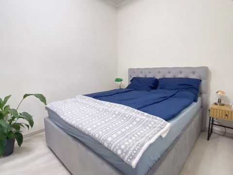 Eladó Lakás 1149 Budapest 14. kerület Nappali + 2 szobás felújított lakás a Bosnyák tér közelében