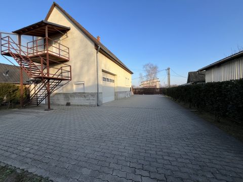 Kiadó Ház 7135 Dunaszentgyörgy Irodaház / szálláshely