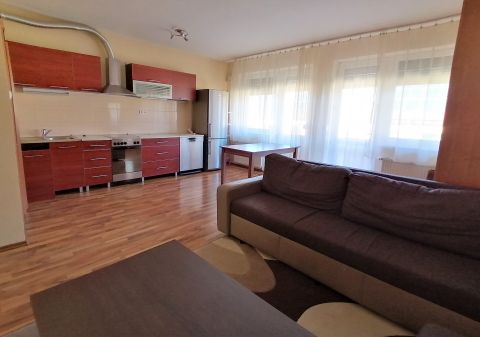 Kiadó Lakás 5600 Békéscsaba , Belváros, József Attila utca