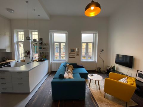 Kiadó Lakás 1054 Budapest 5. kerület 