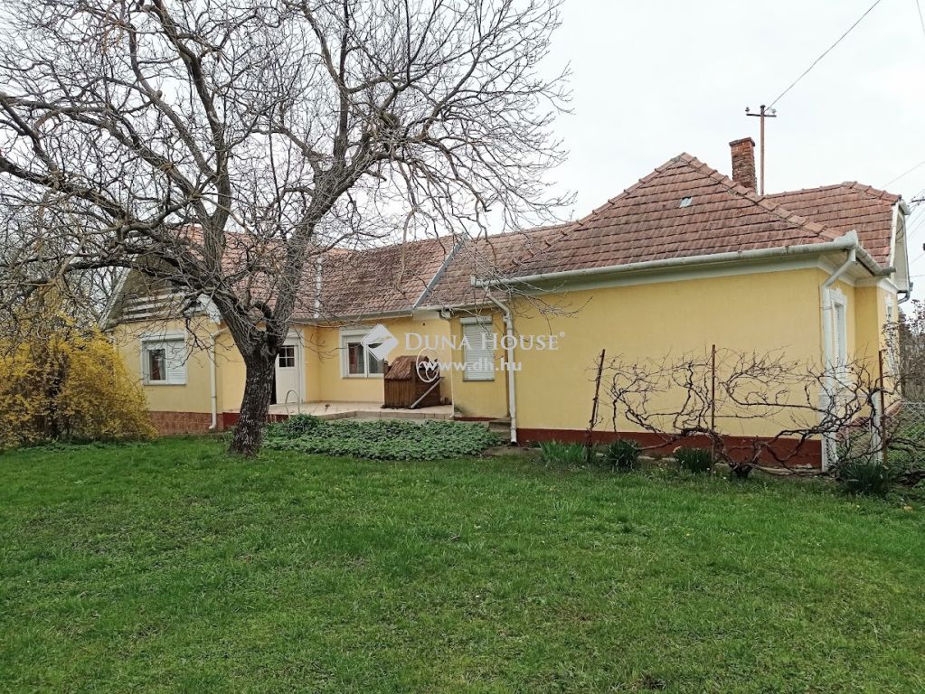 8985 Becsvölgye — 1/28