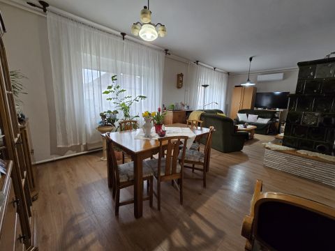 Eladó Ház 8200 Veszprém 