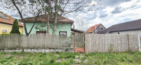 Eladó Ház 2225 Üllő , jó környéken, azonnal költözhető családi ház