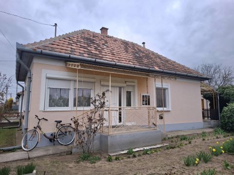 Eladó Ház 2764 Tápióbicske 