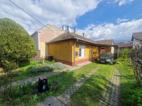 Eladó Ház 1201 Budapest 20. kerület , Pacsirta utca