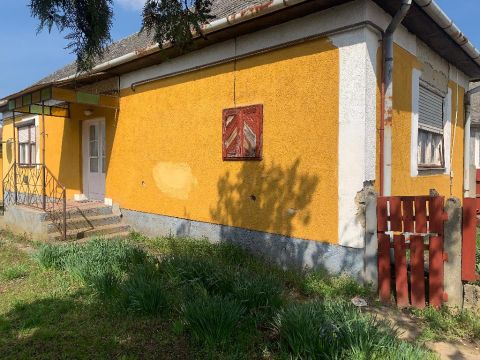 Eladó Ház 4244 Újfehértó , 4244 Újfehértó, Mályváskert