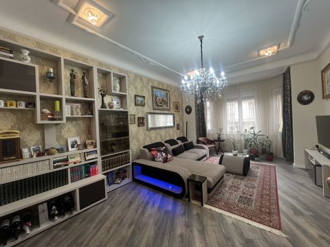 Eladó Lakás 1132 Budapest 13. kerület , Újlipótváros::3 szobás, kitűnő lakás TELJES BERENDEZÉSSEL!