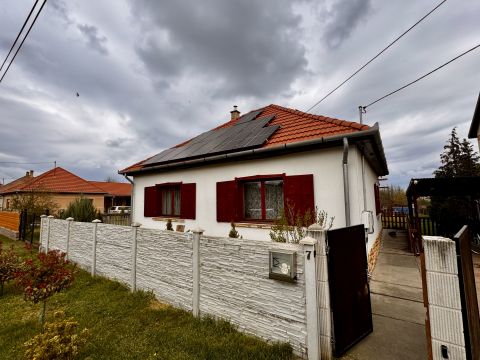 Eladó Ház 2243 Kóka 4  szobás családi otthon