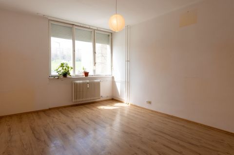 Eladó Lakás 8100 Várpalota 
