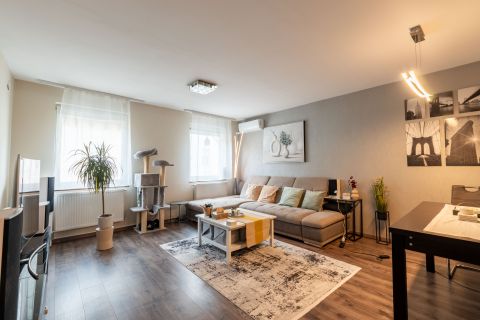 Eladó Lakás 1067 Budapest 6. kerület , Elegáns belső kétszintes lakás Terézvárosban
