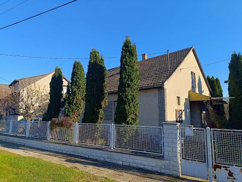 Eladó Ház 7200 Dombóvár Szent Vendel u.