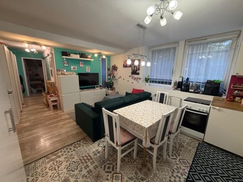 Eladó Lakás 1146 Budapest 14. kerület , Hungária körúton  felújított lakás eladó! 