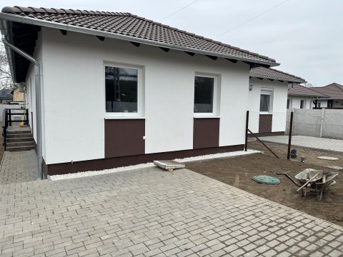 Eladó Ház 2213 Monorierdő , Csendes utcában