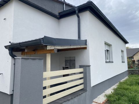 Eladó Ház 9463 Sopronhorpács , Széchenyi-kastélytól 10 perc sétára, 1,439 m2-es telken, kétszintes családiház eladó!
