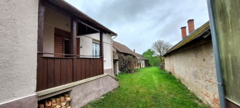 Eladó Ház 9937 Pankasz , Pankaszon részben felújított ház eladó nagy telekkel !