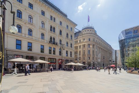 Eladó Lakás 1051 Budapest 5. kerület Felújított lakás a Vörösmarty téren