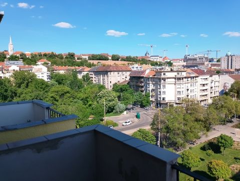 Eladó Lakás 1012 Budapest 1. kerület , Befektetési célra Várra panorámás, belső 2 szintes, erkélyes
