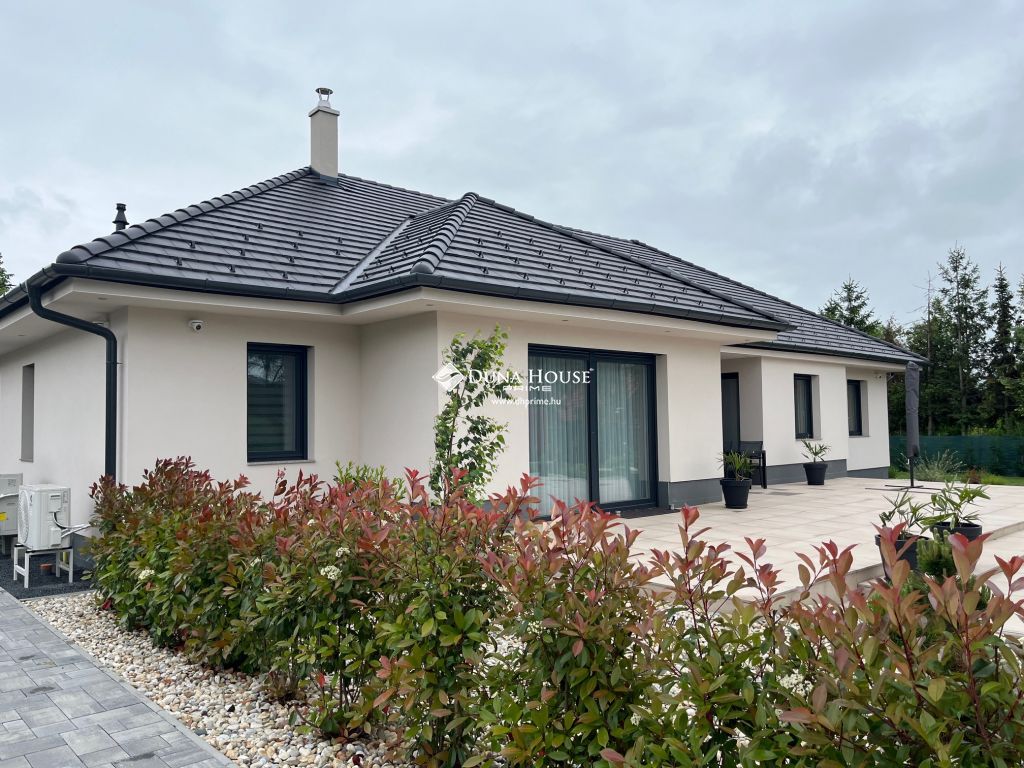 Eladó ház, Balatongyörök