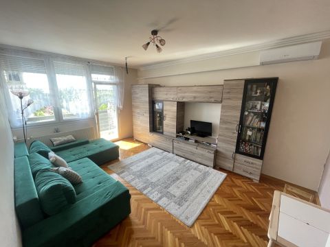 Eladó Lakás 4028 Debrecen , Nagyerdőn 4 szobás lakás eladó!