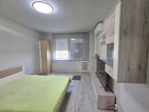 Eladó Lakás 4029 Debrecen , A Múszaki Főiskola közelében.