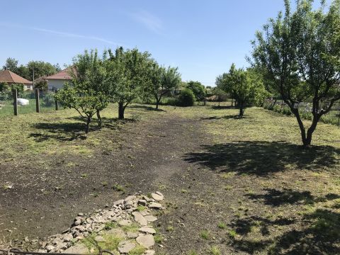 Eladó Ház 2490 Pusztaszabolcs , kisforgalmú utcában