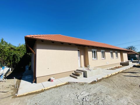 Eladó Ház 2213 Monorierdő Újépítésű, 3 szoba + nappalis, kb 300 nm-es telekkel!