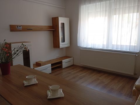 Kiadó Lakás 7623 Pécs 
