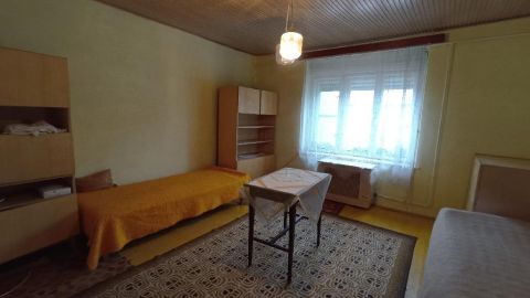 Eladó Ház 5126 Jászfényszaru , 5126 Jászfényszaru, Fő út mellett