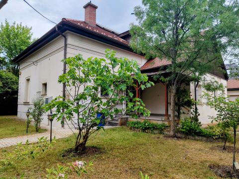 Eladó Ház 6000 Kecskemét , Villanegyed
