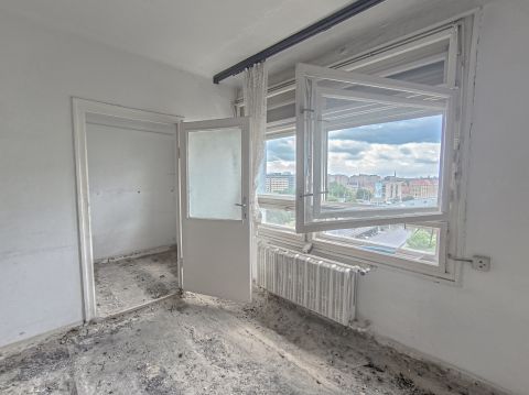 Eladó Lakás 1138 Budapest 13. kerület Göncz Árpád városközpontnál, felújításra előkészítve