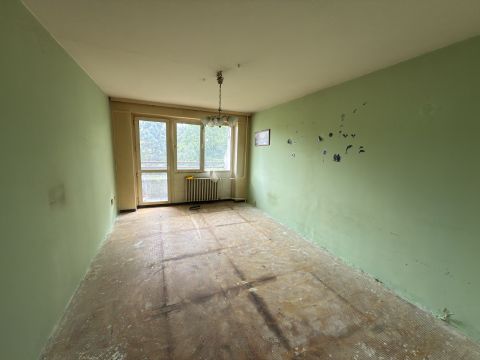 Eladó Lakás 2800 Tatabánya 