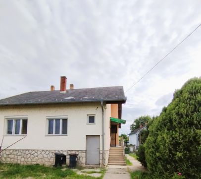 Eladó Ház 9019 Győr , Gyirmót egy nyugodt utcájában