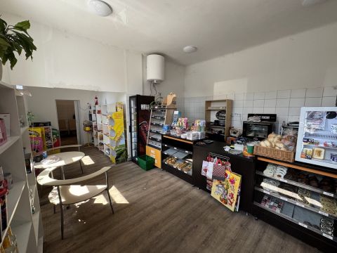 Eladó Üzlethelyiség 1202 Budapest 20. kerület , Kossuthfalva kedvelt részén !