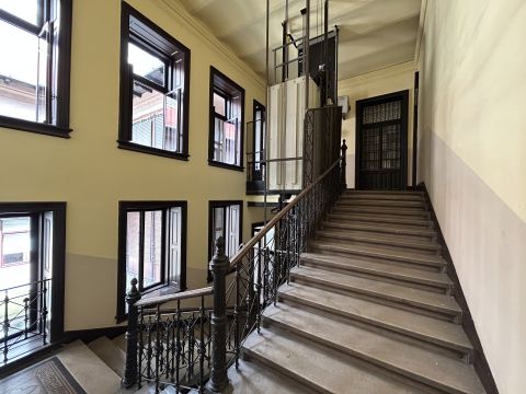Eladó Lakás 1073 Budapest 7. kerület Kiváló elhelyezkedesű lakás az Erzsébet körúton