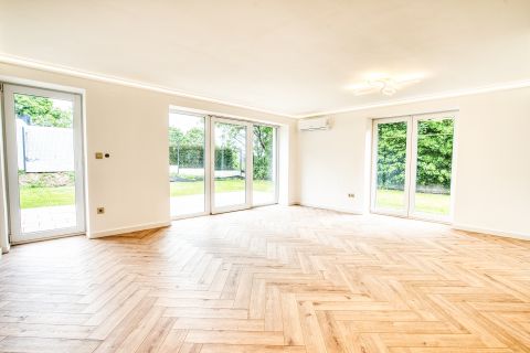 Eladó Lakás 1126 Budapest 12. kerület , Orbán tér közelében-SAJÁT KERT,GARÁZS,AUTÓBEÁLLÓ,KÖLTÖZHETŐ